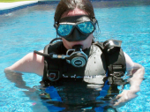 Diving with vib and high-cut wetsuit
