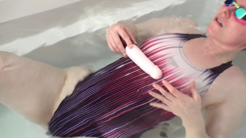 Violett pink bathtub **** with vib